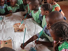 enfants afrique peinture